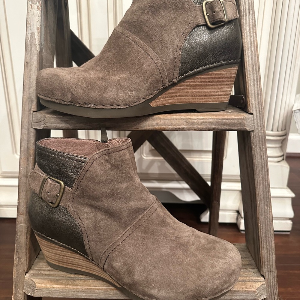 🌟🌟DANSKO Shirley ankle bootie 💥WORN ONCE💥